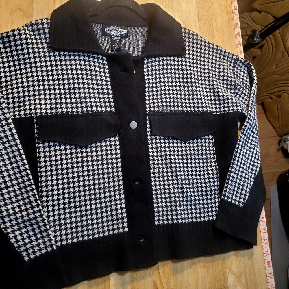 NWT Oliver.O Viscose Blend Houndstooth Collared Snap Button Front Sweater SM
